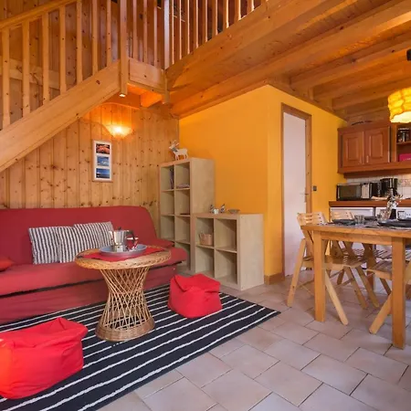 Les Bossons Sleeps 4 Apartment