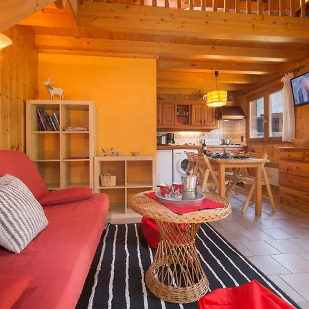 Les Bossons Sleeps 4 Apartment *