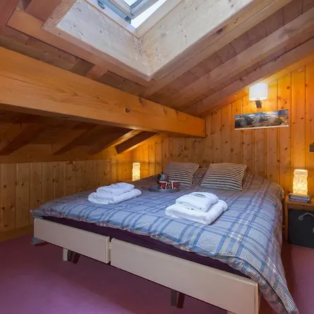 Les Bossons Sleeps 4 Apartment *